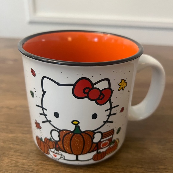 Hello Kitty Fall Mug w/ Glitter accents - Picture 2 of 6